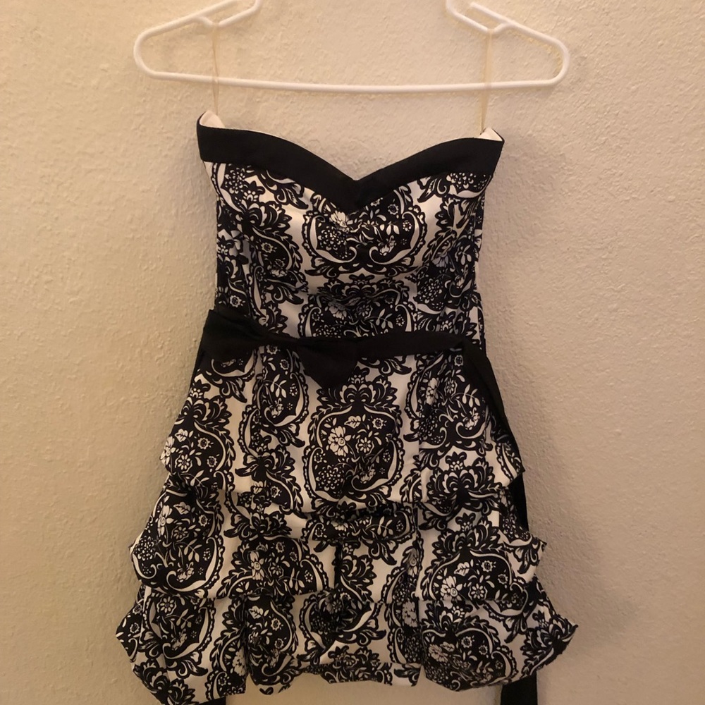 black and white strapless dress